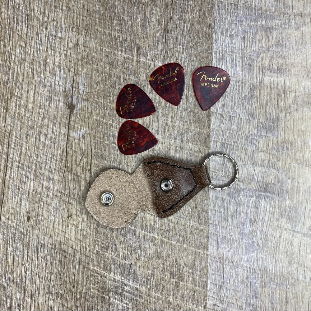 Leather Guitar Picks Holder Keychain handmade crackled brown Aldi coin holder - Picture 6 of 9